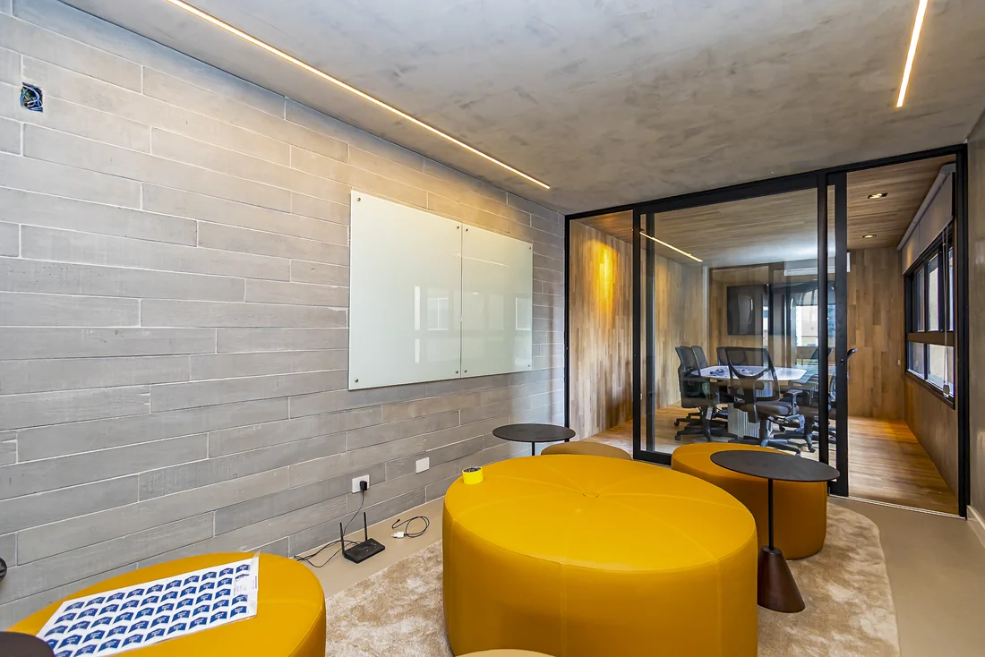 Coworking — área comum — Curitiba/PR