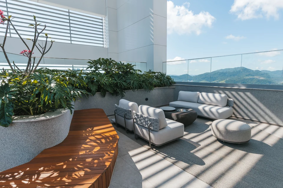 Lounge do rooftop — área comum — Balneário Camboriú/SC