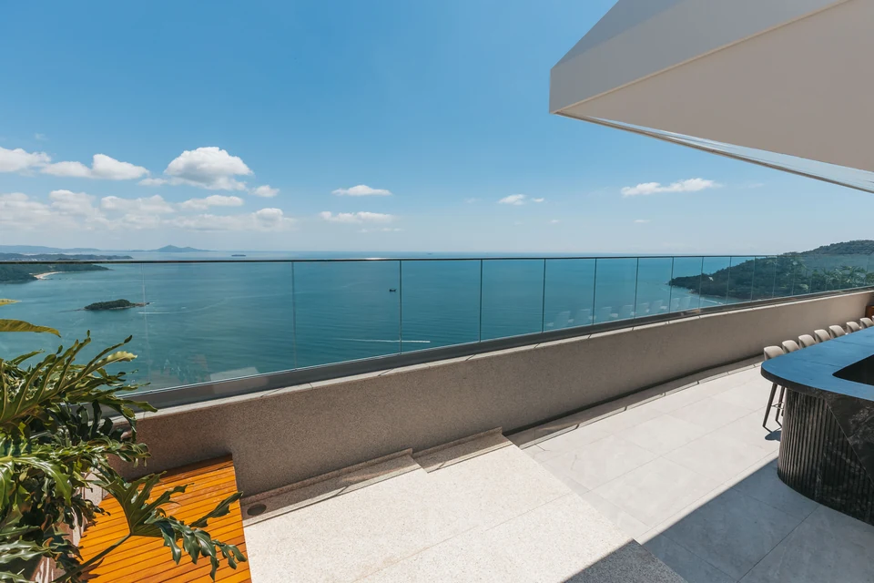 Vista do mar a partir do rooftop — área comum — Balneário Camboriú/SC