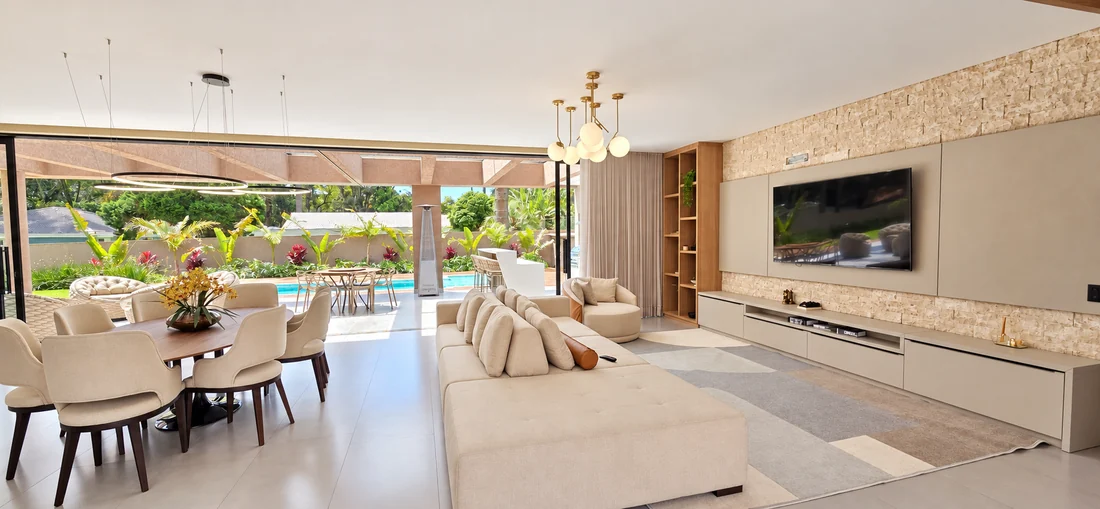 Living e jantar integrados — casa em Piraquara