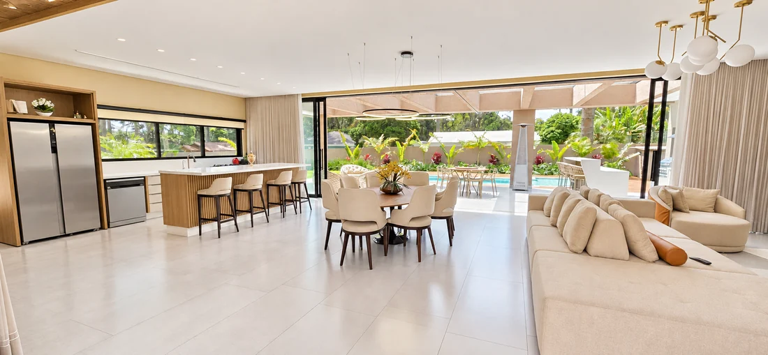 Sala integrada à cozinha — casa em Piraquara